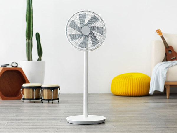 Ventiladores de piso inteligentes se tornam os novos favoritos para se refrescar neste verão: economia de energia, silêncio e funções de saúde são populares